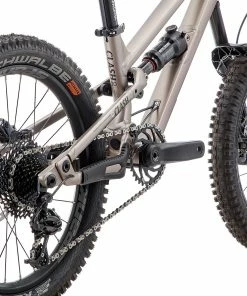 COMMENCAL CLASH 20 CHAMPAGNE 6 COMMENCAL CLASH 20 CHAMPAGNE -Transmission vélo de route Ventes 2023 22CLASH20 02 2000