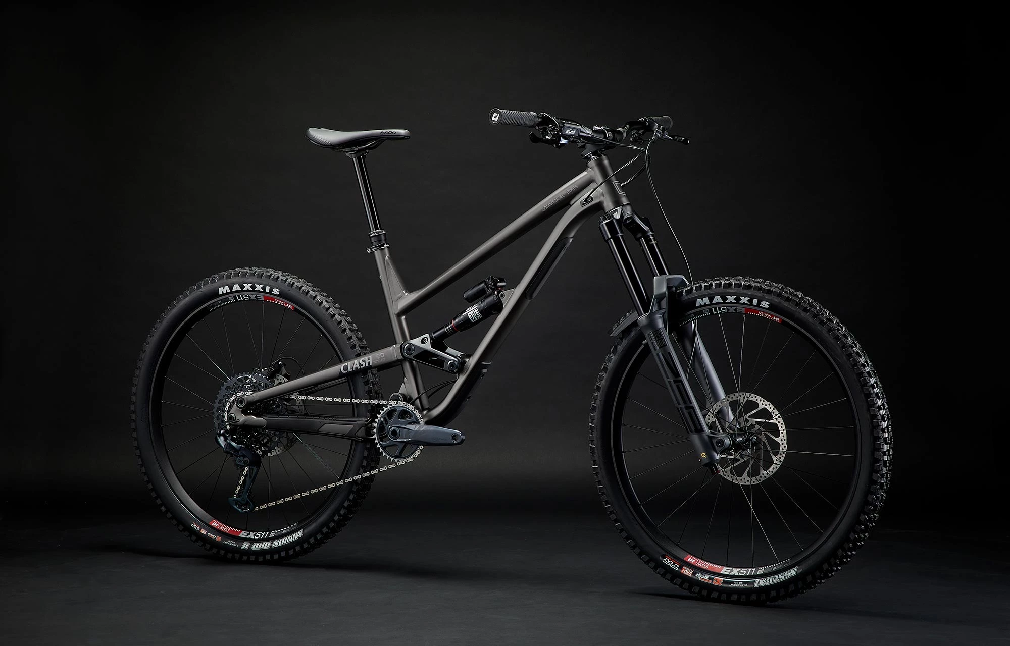 COMMENCAL CLASH RACE DARK SLATE 2 3 COMMENCAL CLASH RACE DARK SLATE 2 – Image 3