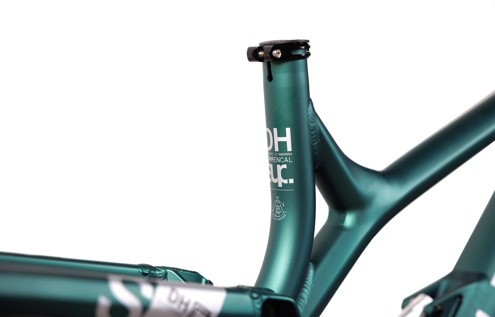 CADRE COMMENCAL SUPREME DH METALLIC GREEN 5 CADRE COMMENCAL SUPREME DH METALLIC GREEN – Image 5