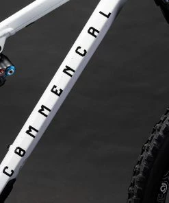 COMMENCAL META TR GLITTERY PURE WHITE 12 COMMENCAL META TR GLITTERY PURE WHITE -Transmission vélo de route Ventes 2023 22METATRALCWH 04 2000