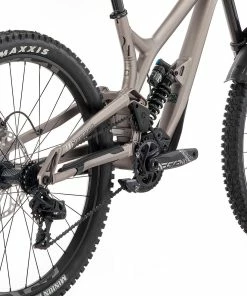 COMMENCAL SUPREME DH RACE CHAMPAGNE -Transmission vélo de route Ventes 2023 22SUPR 02 2000