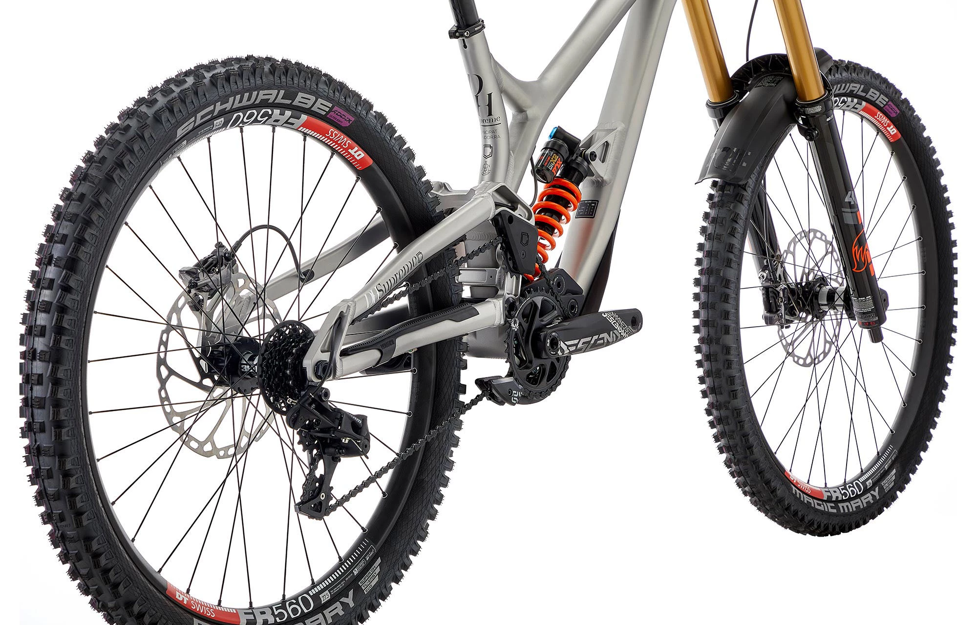 COMMENCAL SUPREME DH SIGNATURE SILVER 3 COMMENCAL SUPREME DH SIGNATURE SILVER – Image 3