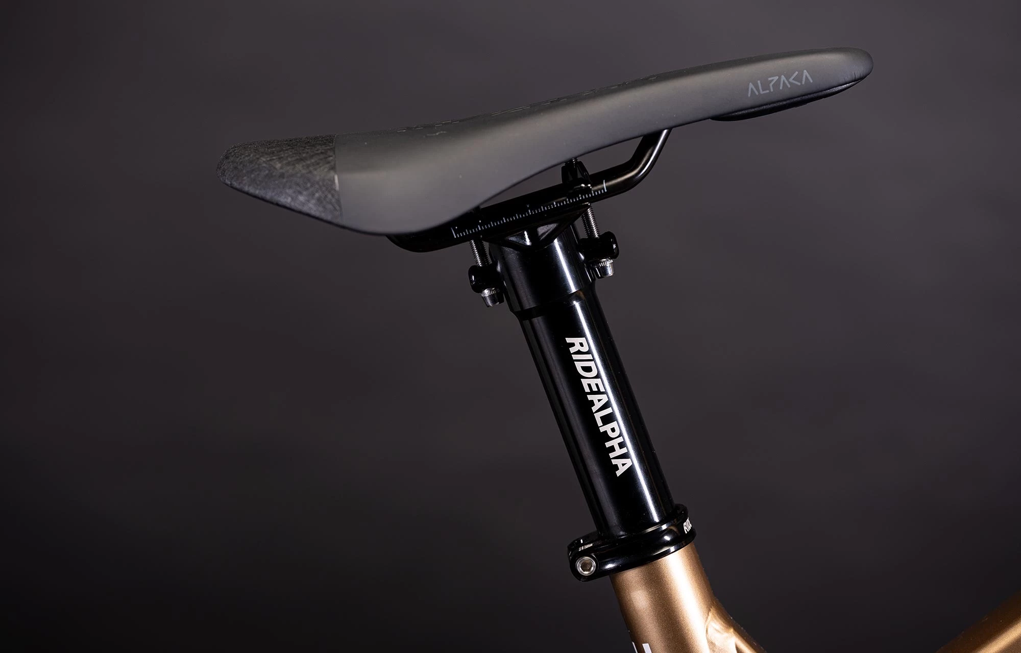 COMMENCAL SUPREME DH V5 GRADIENT GOLD 4 COMMENCAL SUPREME DH V5 GRADIENT GOLD – Image 4