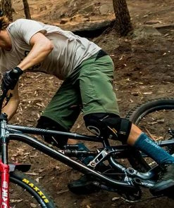 SHORT DHARCO CAMO -Transmission vélo de route Ventes 2023 T21DHSHCA 05 2000