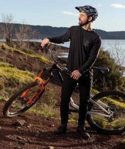 MAILLOT COMMENCAL MANCHES COURTES BLACK BASIC 11 MAILLOT COMMENCAL MANCHES COURTES BLACK BASIC -Transmission vélo de route Ventes 2023 T21MTMCBKB 05 2000