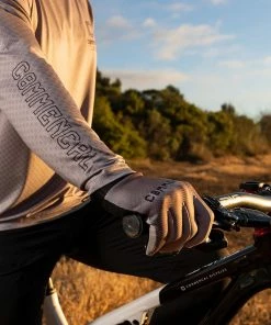 MAILLOT MANCHES LONGUES COMMENCAL DIRT 16 MAILLOT MANCHES LONGUES COMMENCAL DIRT -Transmission vélo de route Ventes 2023 T21MTMLDI 07 2000