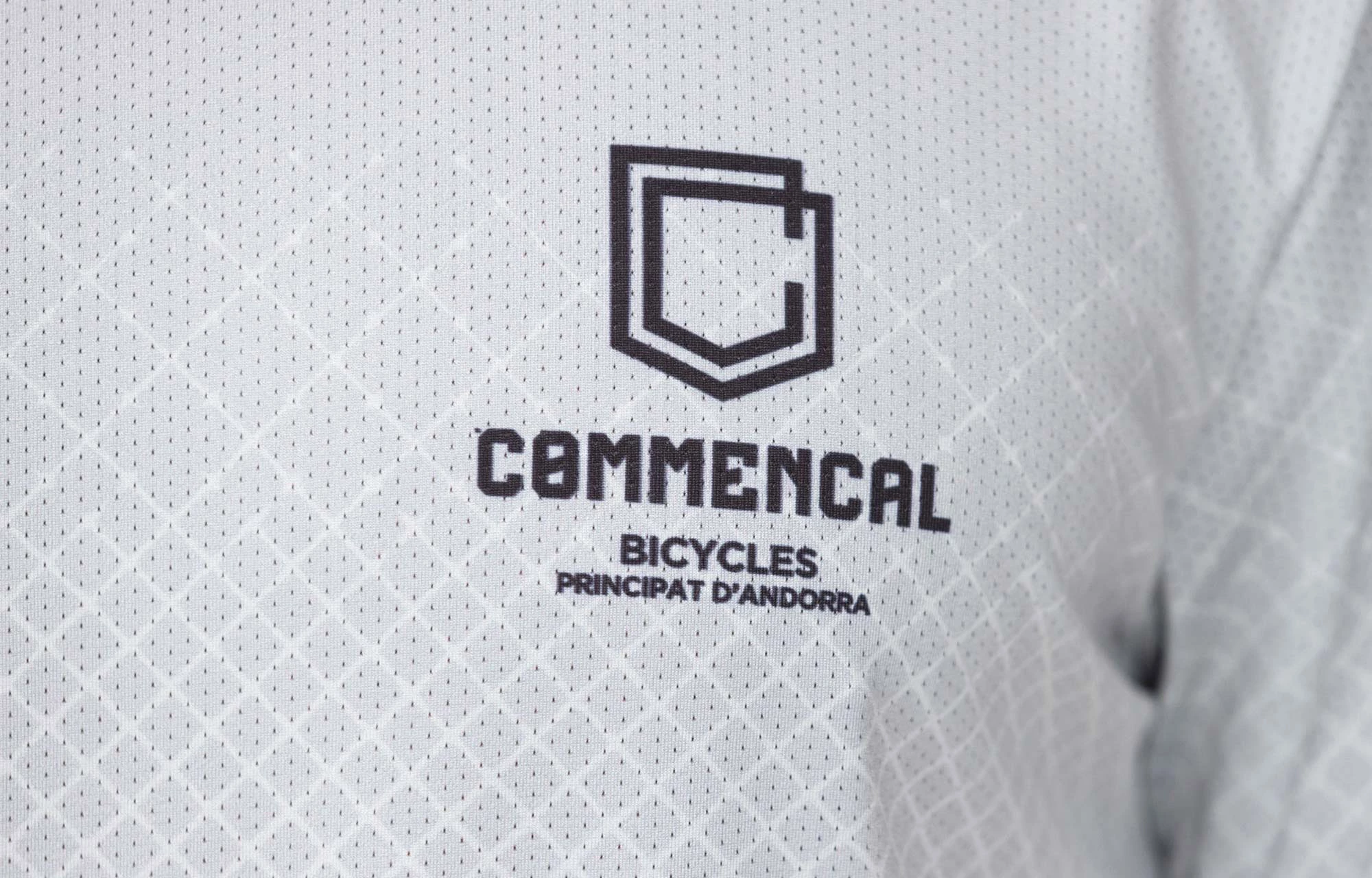 MAILLOT MANCHES LONGUES COMMENCAL LIGHT GREY 3 MAILLOT MANCHES LONGUES COMMENCAL LIGHT GREY – Image 3