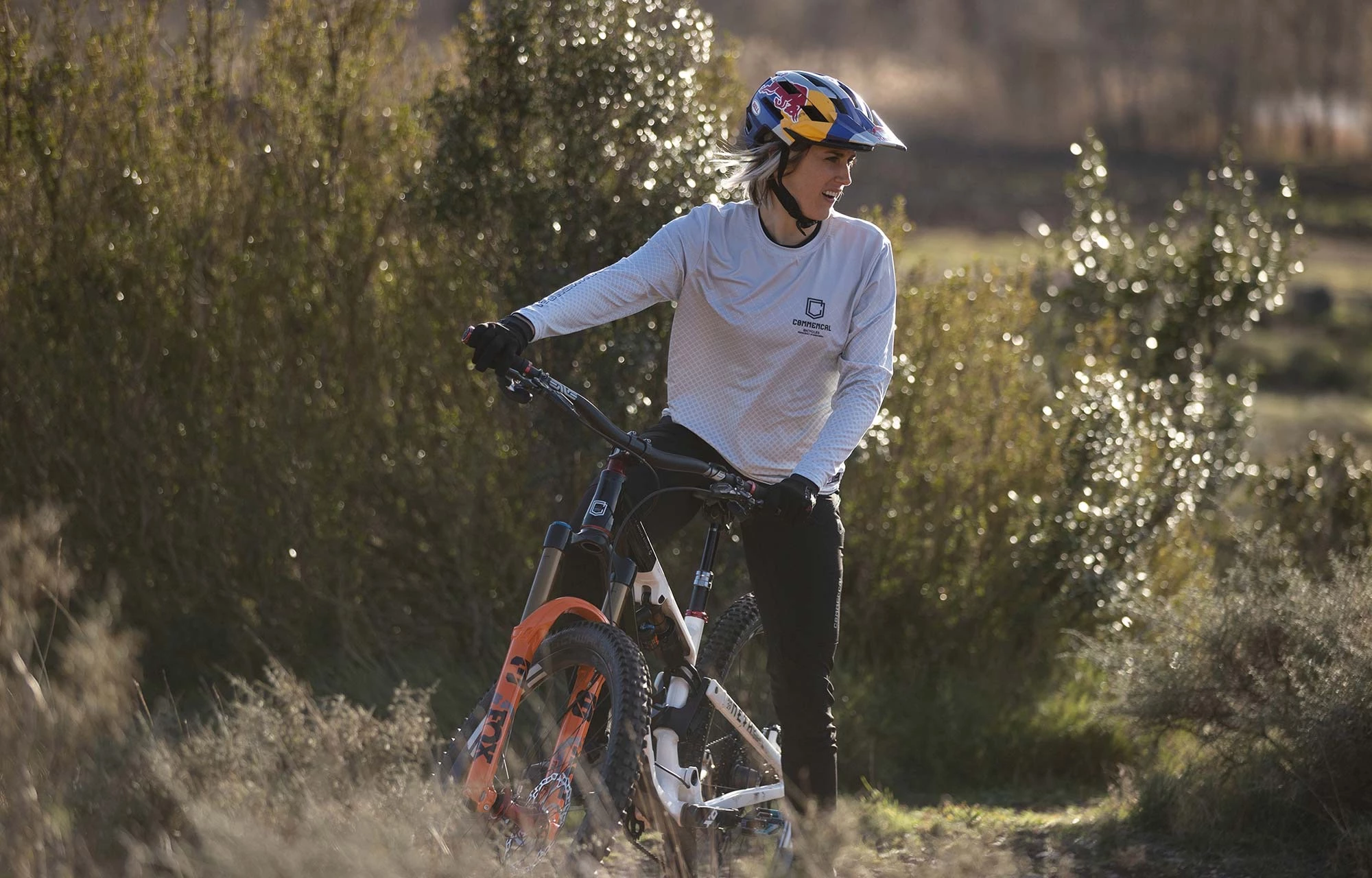 MAILLOT MANCHES LONGUES COMMENCAL LIGHT GREY 8 MAILLOT MANCHES LONGUES COMMENCAL LIGHT GREY – Image 8