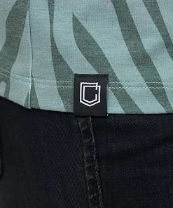 TECH-TEE COMMENCAL WOMEN MANCHES COURTES GREEN 8 TECH-TEE COMMENCAL WOMEN MANCHES COURTES GREEN -Transmission vélo de route Ventes 2023 T21TEWMCGR 03 2000