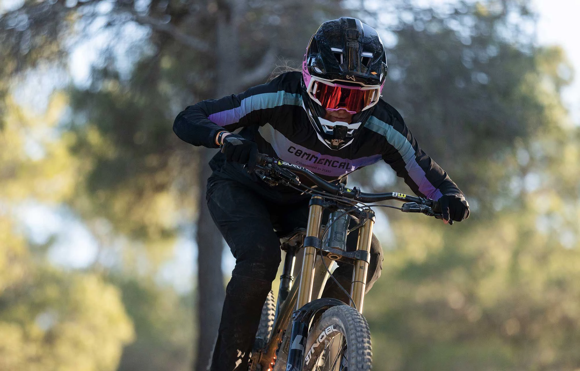 MAILLOT MANCHES LONGUES COMMENCAL WOMEN RACE GREY POLYCHROM 8 MAILLOT MANCHES LONGUES COMMENCAL WOMEN RACE GREY POLYCHROM – Image 8